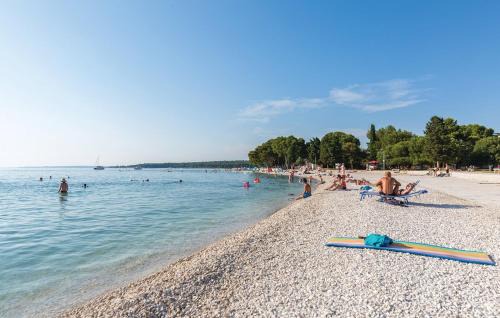 Barbariga Apartment | Apartments Villa Leonard - Modern Stay with Private Rooftop Jacuzzi & Sea Views, Barbariga, Vodnjan, Istria, Croatia