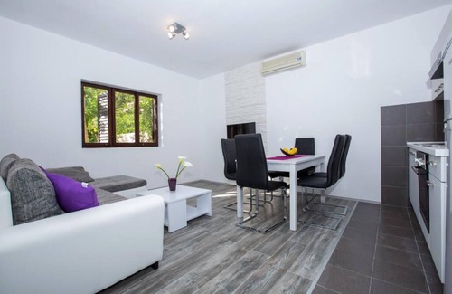Rozat Apartment | Apartments Villa Roza