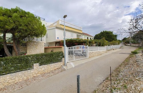 Jadrtovac Apartment | Apartments Vladimir