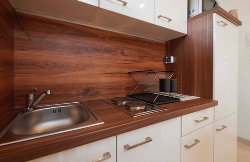 Kastel Stafilic Apartment | Apartments Vujina - Comfort Studio Apartment with Terrace 3 (Luka)