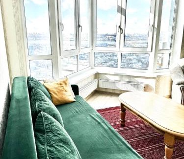 Darnyckyj Apartment | Apartments with Dnipro view