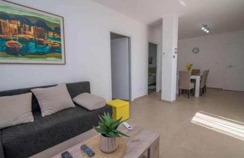Veli Losinj Apartment | Apartments with parking space Bonic, Losinj - 23056