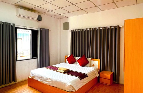 Vientiane Hotel | Apatuxay Vientiane Hotel & Apartment