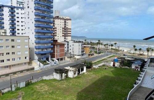 Vila Assuncao Apartment | Ape aconchegante a 50m da Praia Tupi Wi-Fi, Smart TV e enxoval completo