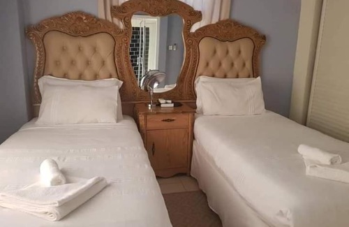 Gaborone Bed & Breakfast | Apelles Palace guesthouse