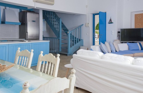 Krotiri House | "Aperado" Luxury House Villa, Swimming Pool, spectacular View, Tennis Court