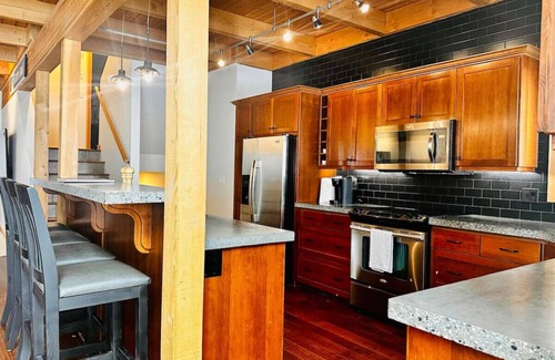 Okanagan-Similkameen House | Apex Mountain ~ Kaya's Retreat