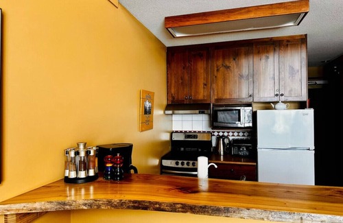 Okanagan-Similkameen Apartment | Apex Mountain ~ Alpine Ski Inn ~ Best Location on The Hill