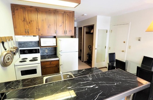 Okanagan-Similkameen Apartment | Apex Mountain Inn 1 Bdrm Suite 223-224 Condo