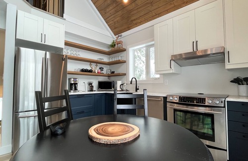 Okanagan-Similkameen Ski Chalet | Apex Mountain Resort. 3 bdrm Ski Cottage.