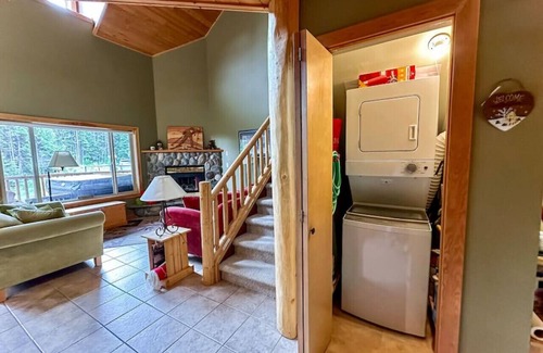 Okanagan-Similkameen House | Apex Mountain ~ Snowfake Slopes