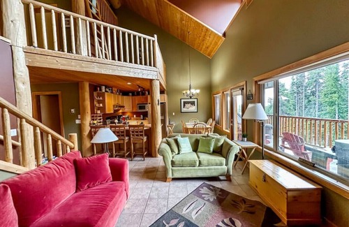 Okanagan-Similkameen House | Apex Mountain ~ Snowfake Slopes