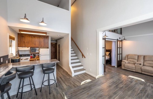 Okanagan-Similkameen Condo | Apex Mountain ~ The Mountain Lux