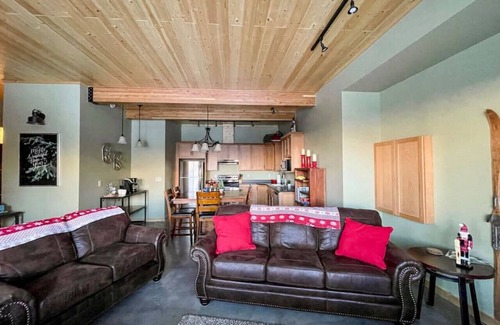 Okanagan-Similkameen Condo | Apex Mountain ~ The Wooden Nickel
