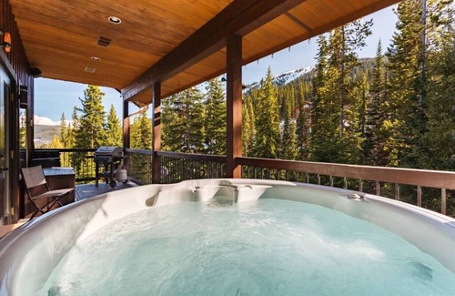 Okanagan-Similkameen House | Apex Mountain ~ Trailside Lodge ~ Ski In Ski Out