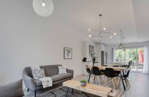 Pont-Rouge Ski Chalet | Aphrodite | Family Getaway | Spa & Pool