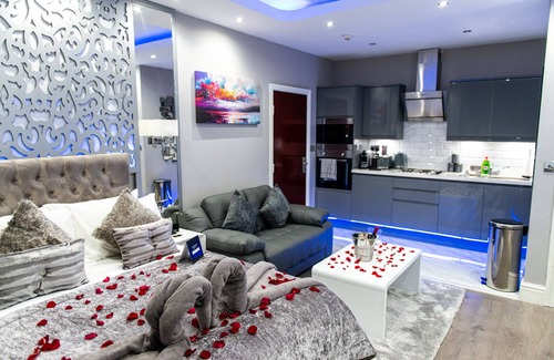 Bradford Apartment | Aphrodite Suites - Deluxe Apartment Suite