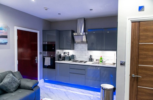 Bradford Apartment | Aphrodite Suites