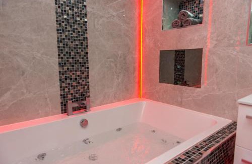 Huddersfield Apartment | Aphrodite Suites Huddersfield