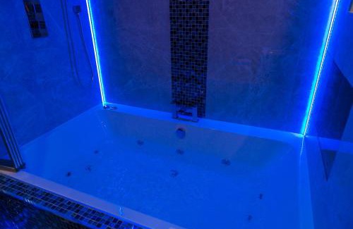 Huddersfield Apartment | Aphrodite Suites Huddersfield