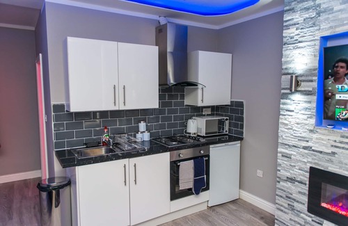 Bradford Apartment | Aphrodite Suites - Imperial Suite Double JET BATH