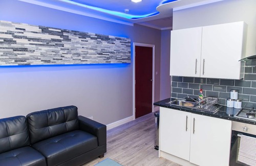 Bradford Apartment | Aphrodite Suites - Imperial Suite Double JET BATH