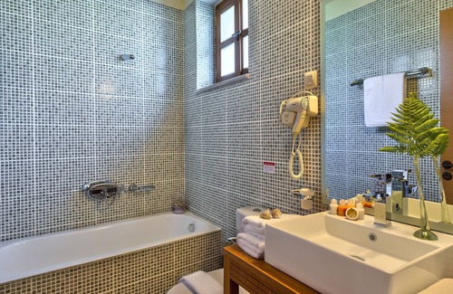 Zourva House | Apirathes