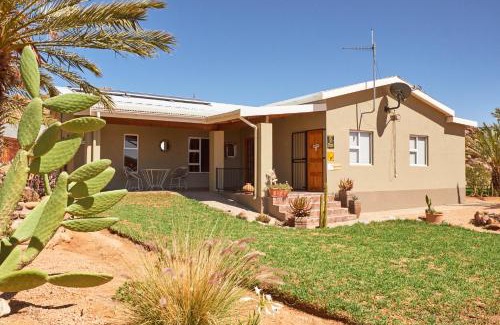 Nama Khoi Bed & Breakfast | Apollis Cottage
