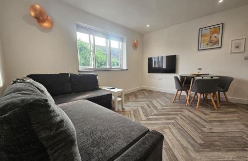Luton Apartment | Apollo 16-1 bed town center