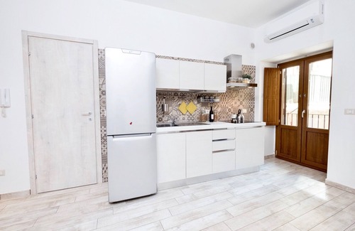 Old Town House | Apollo Home "Cozy and independent home near the Ursino Castle"