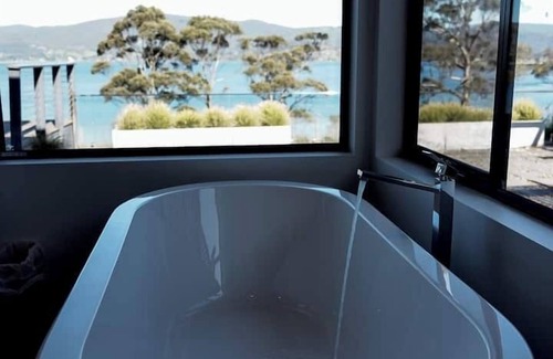 North Bruny House | Apollo's Rest Home Away