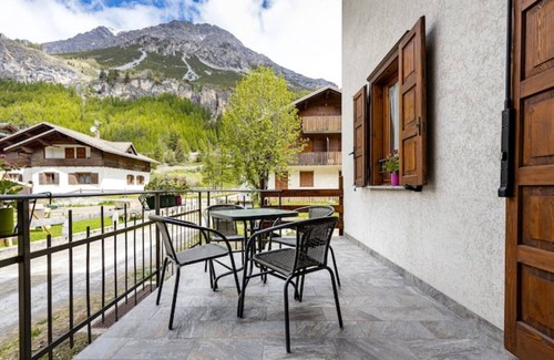 Isolaccia Apartment | App. Cancano bike storage, near ski area, near QC Terme Bormio, trekking, biking