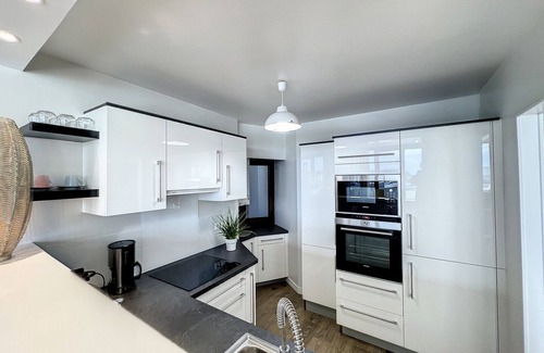 Granville Apartment | App facing the harbor with balcony, near pier for Chausey and Jersey