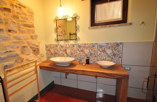 Arcevia Bed & Breakfast | App. IL NIDO - B & B Bosimano, intimate and romantic, completely independent