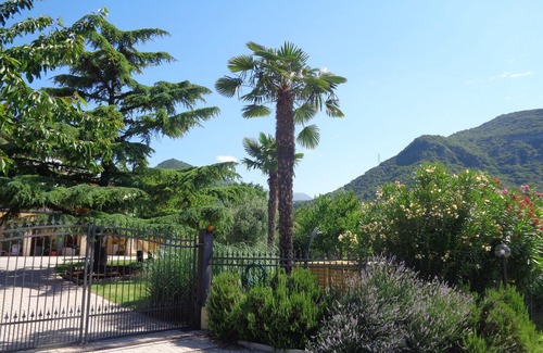 Roe Volciano Apartment | App. Margherita with swimming pool - surrounded by greenery for relaxing holidays