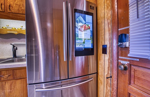 Seven Devils Ski Chalet | Appalachian Arcade! VIEW! 4500 FT high! Huge 3BR house! Fiber Wifi, WD, A/C!