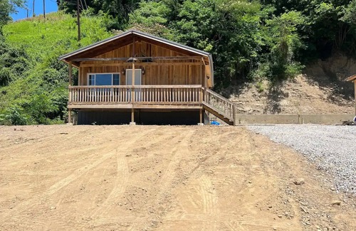 Chattaroy Cabin | Appalachian Hideaways