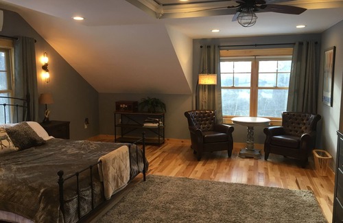 Sunday River Area Cabin | Appalachian Lodge -Large Custom 6 Bedroom Home with 4.5 Baths, 2 Master bedrooms