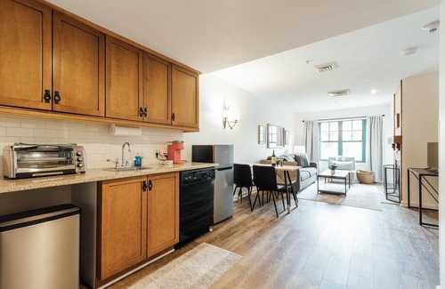 Vernon Condo | Appalachian @ Mtn Creek Pool Hot Tubs Sauna Gym Deck Mtn Front #240