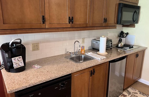 Vernon Condo | Appalachian @ Mtn Creek Pool Hot Tubs Sauna Gym Deck Mtn Front #330