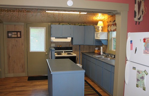 New Plymouth Cabin | Appalachian Quilt Cabin Centrally Located Within The Hocking Hills