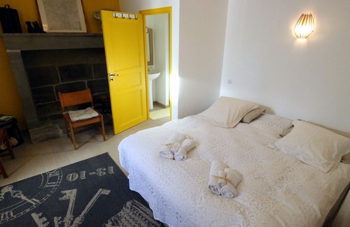 Saint-Anastaise Apartment | Appartment Gite Dom Pop