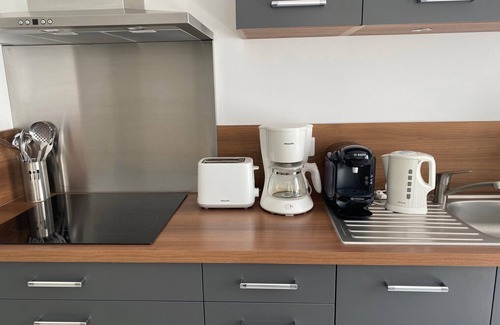Saint-Gilles-Croix-de-Vie Apartment | Appart 2/4 pers dans MAISON, 3 Etoiles, à 30 m plage, TERRASSE, PARKING PRIVE