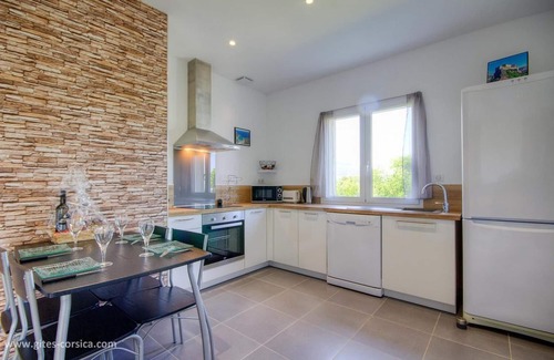 Rapale Apartment | Apparently modern, quiet location between sea and mountains "promo from August 23 to 30".