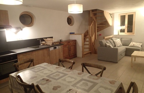 Monetier-les-Bains Apartment | Appart. Étendard Pour 8 Personnes Dans Maison Ancienne Rénovée