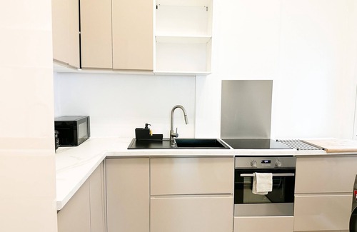 Gombe Apartment | Appart 2chambres/2 Salles de Bains à 2mn du Rotana