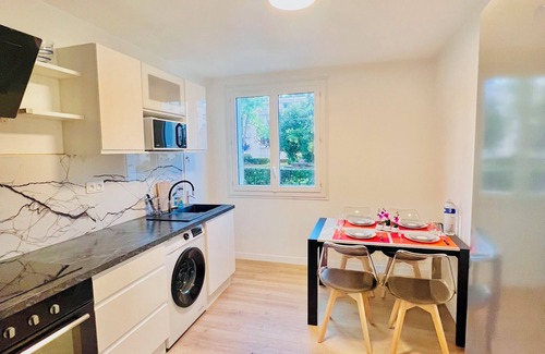 Chateau Apartment | Appart 65m2 RDC, 2 bedrooms, Free parking Nantes agglo(Rezé)