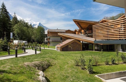 Les Tines Condo | Appart Cosy pour Skier à Chamonix | 2 Piscines !