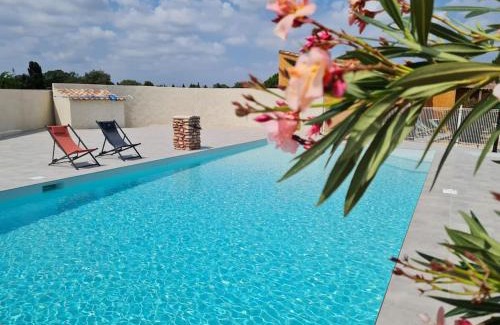 Fontvieille Apartment | appart cosy avec son exterieur chaleureux,piscine et parking prive