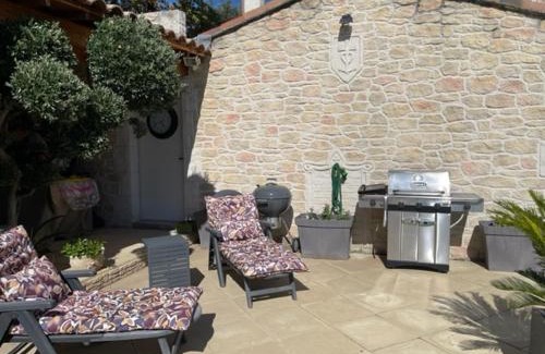 Arpaillargues-et-Aureillac Apartment | appartement avec piscine